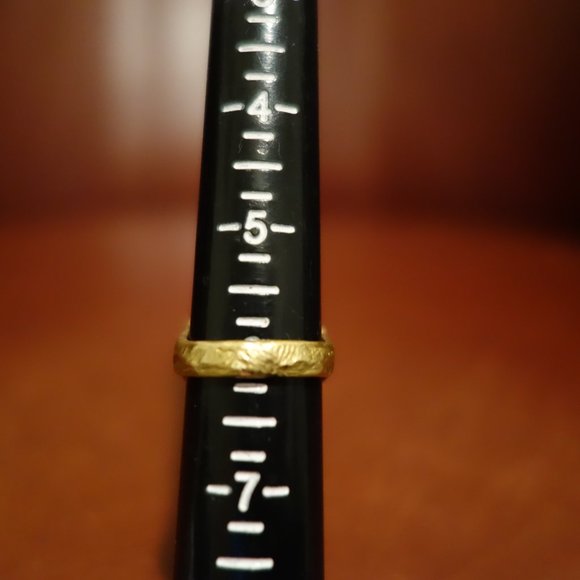 Nettie Kent Slice of Sand ring $154 in textured gold finished brass size 6 w box - Picture 8 of 8
